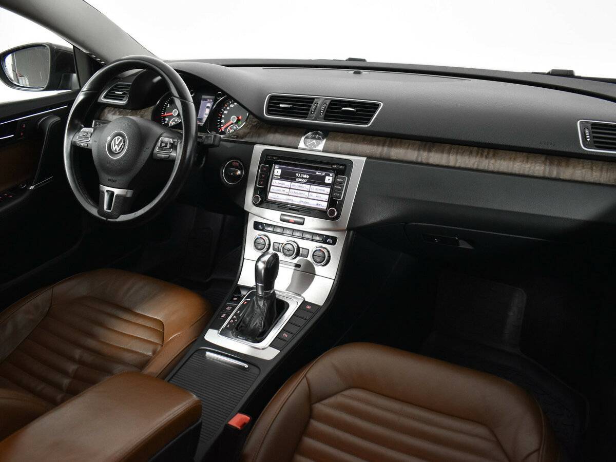 Volkswagen Passat с пробегом — 2012 год. Фото: #8