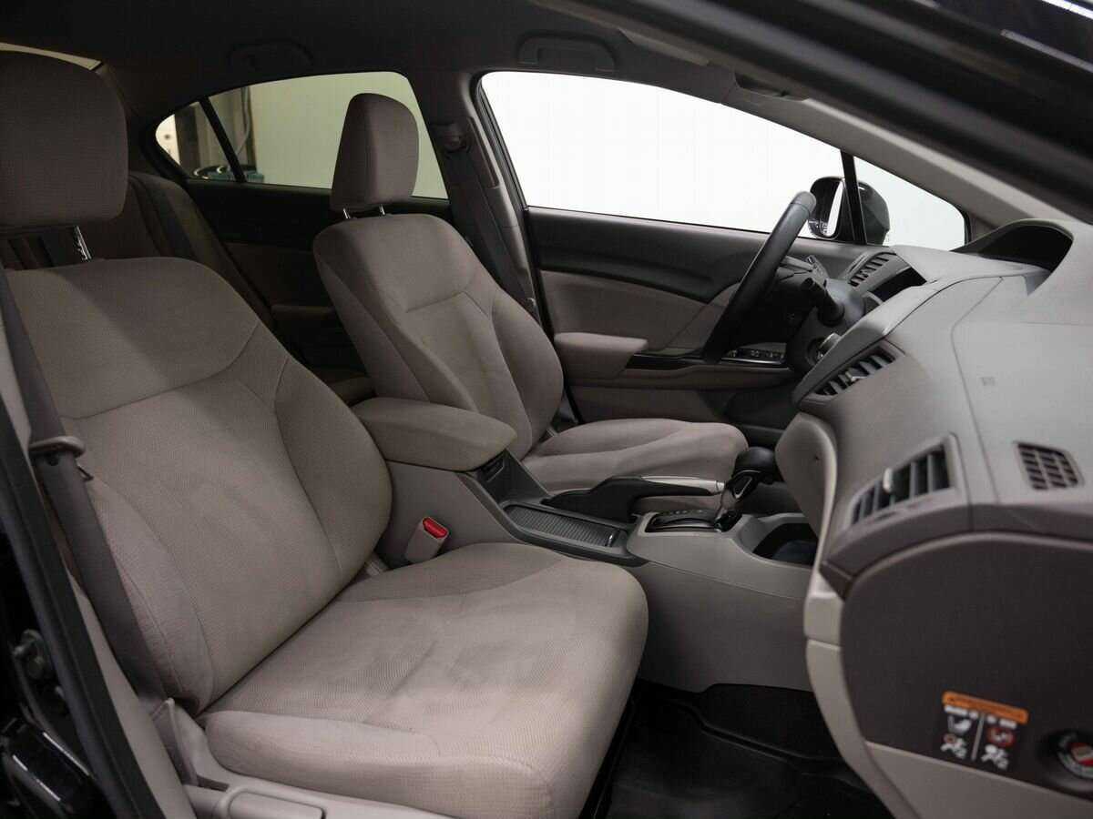 Honda Civic с пробегом — 2012 год. Фото: #11