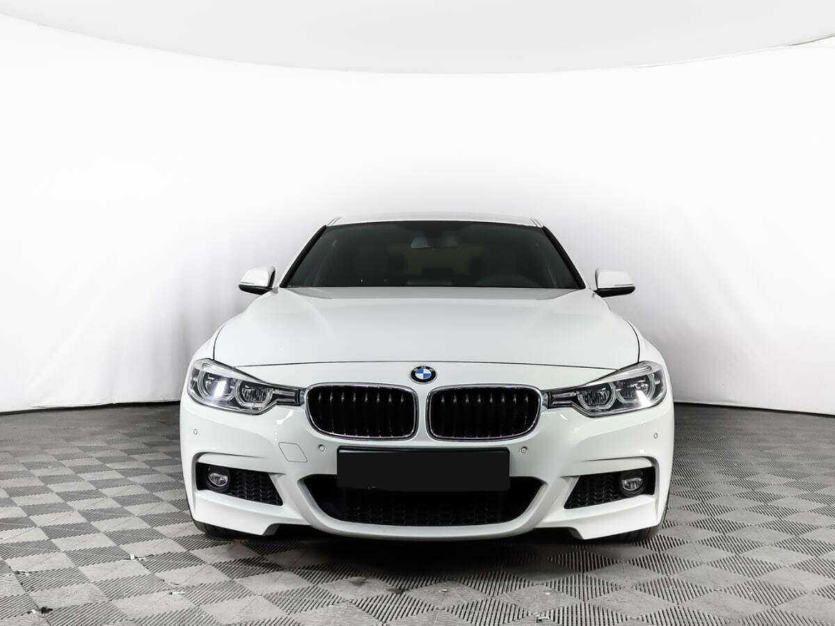 BMW 3 серии с пробегом — 2018 год. Фото: #1