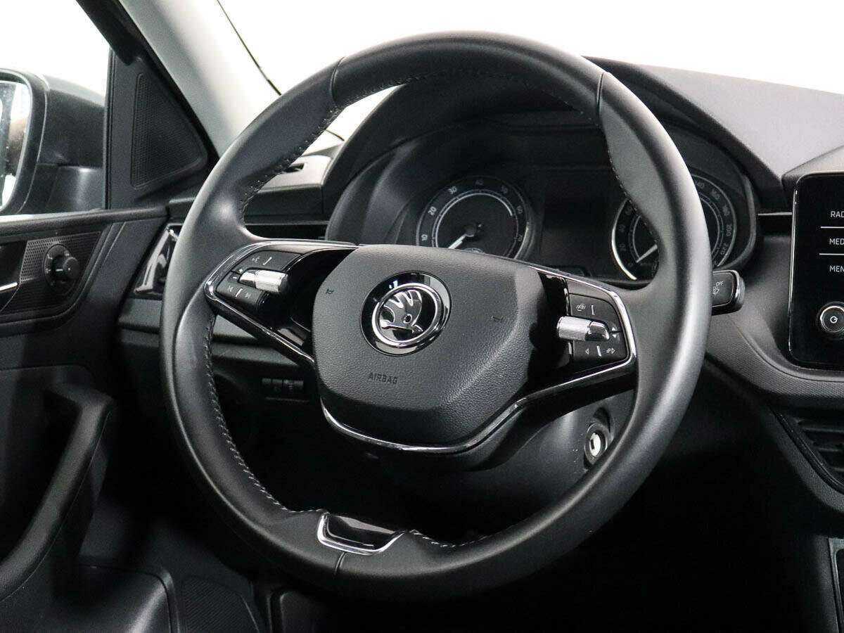 Skoda Rapid с пробегом — 2021 год. Фото: #12