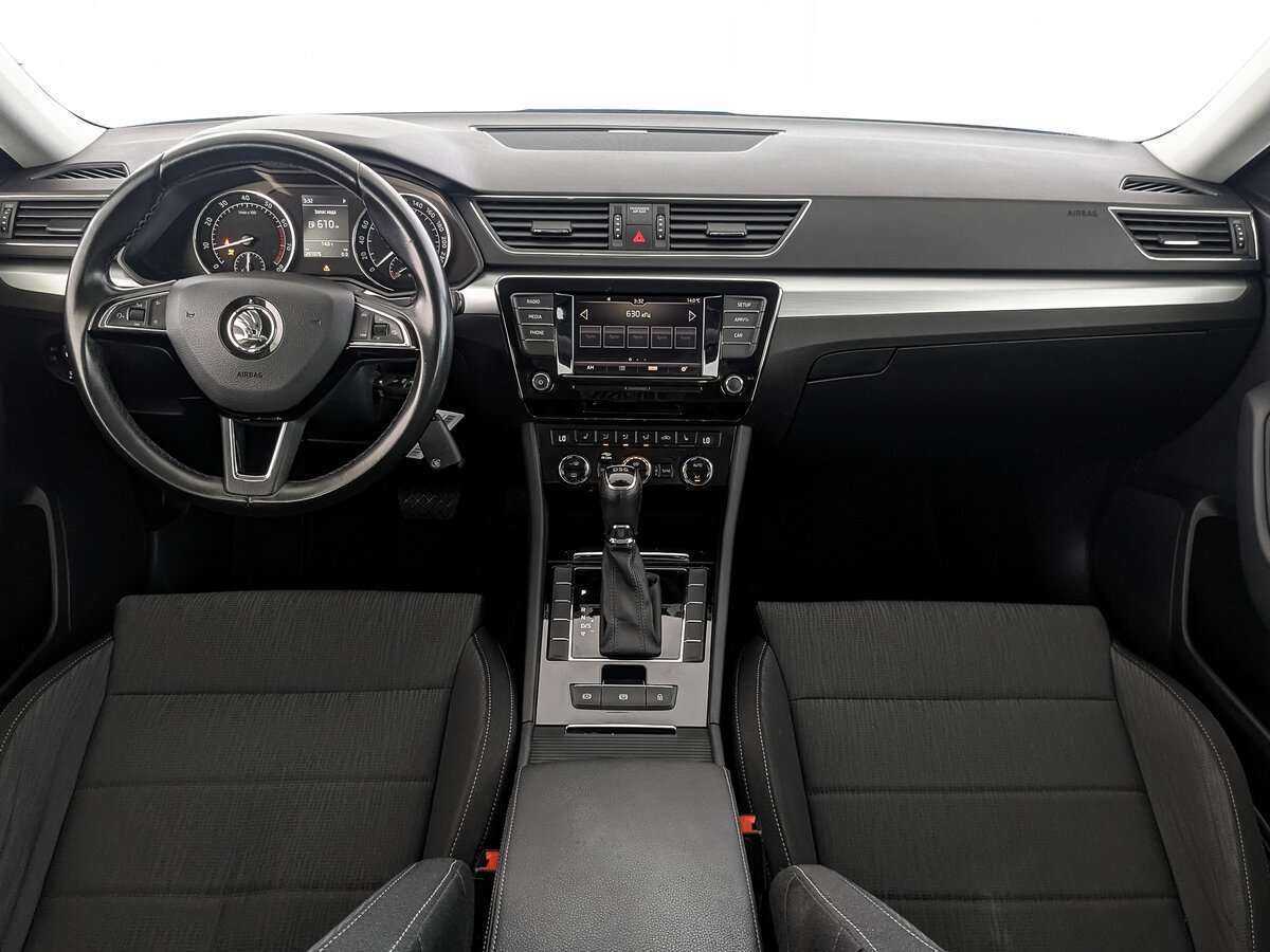 Skoda Superb с пробегом — 2019 год. Фото: #9