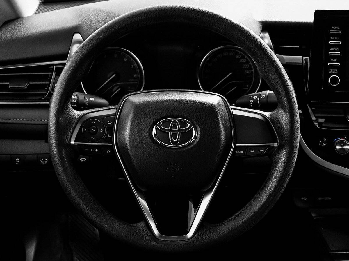 Toyota Camry с пробегом — 2021 год. Фото: #11