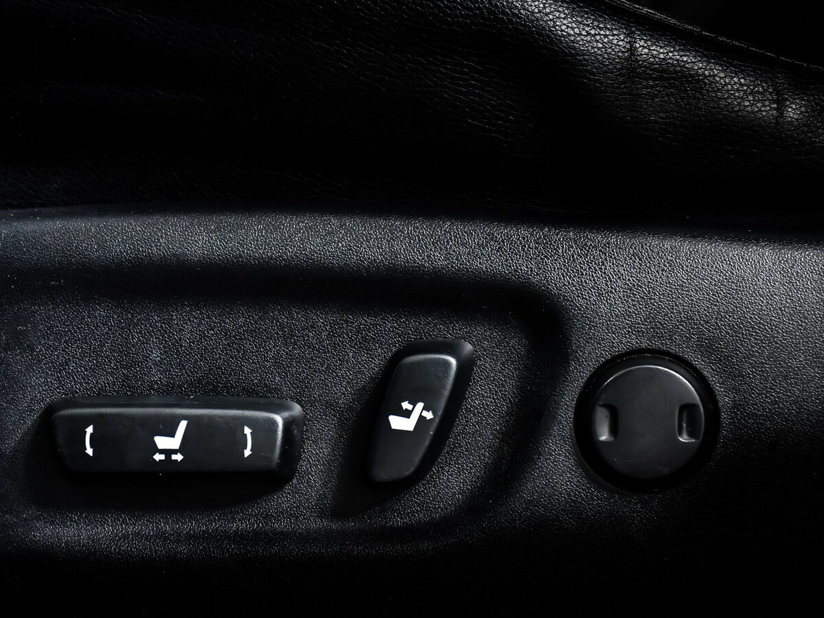 Toyota RAV4 с пробегом — 2013 год. Фото: #11