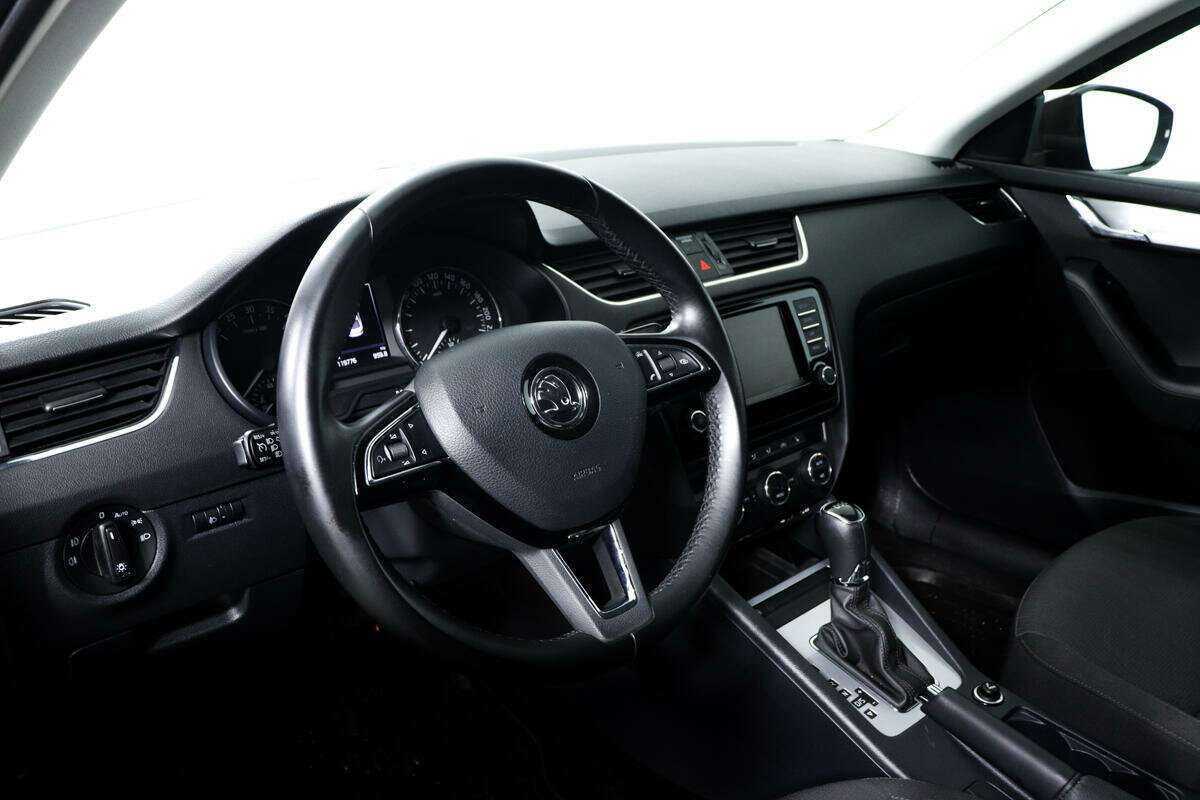 Skoda Octavia с пробегом — 2015 год. Фото: #12