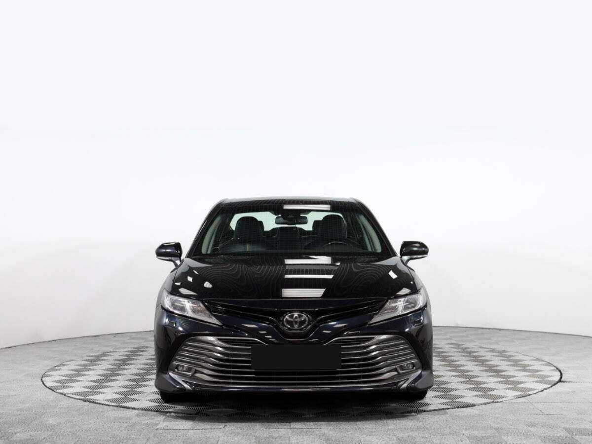 Toyota Camry с пробегом — 2018 год. Посмотреть фото