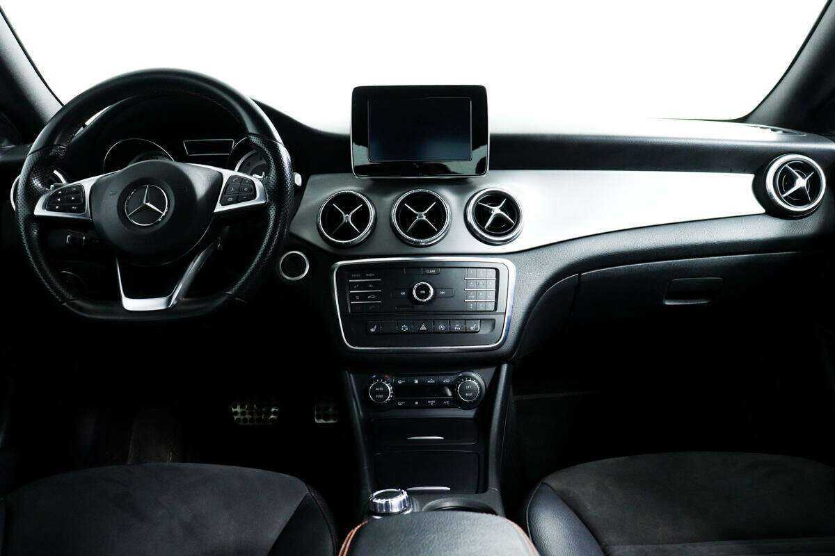 Mercedes-Benz CLA с пробегом — 2015 год. Фото: #9
