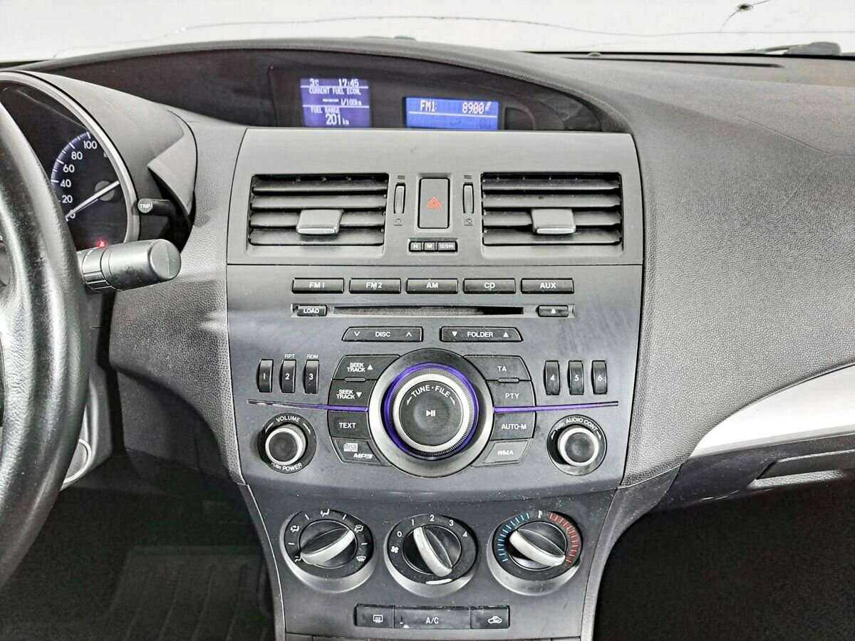 Mazda 3 с пробегом — 2013 год. Фото: #14