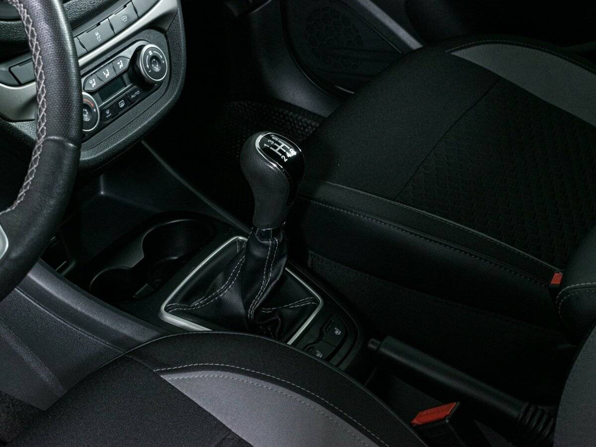 Lada (ВАЗ) Vesta с пробегом — 2021 год. Фото: #12