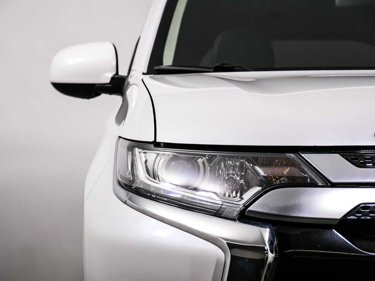 Mitsubishi Outlander с пробегом — 2022 год. Фото: #13