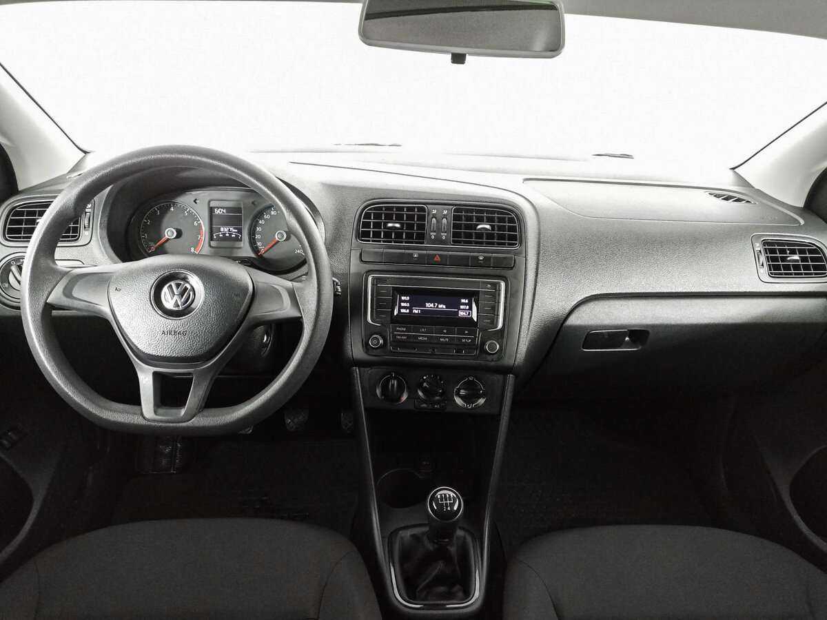 Volkswagen Polo с пробегом — 2018 год. Фото: #10