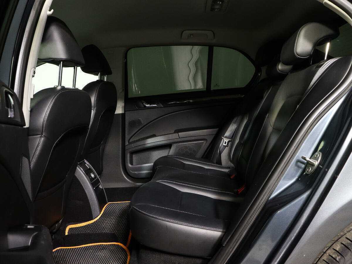 Skoda Superb с пробегом — 2014 год. Фото: #9