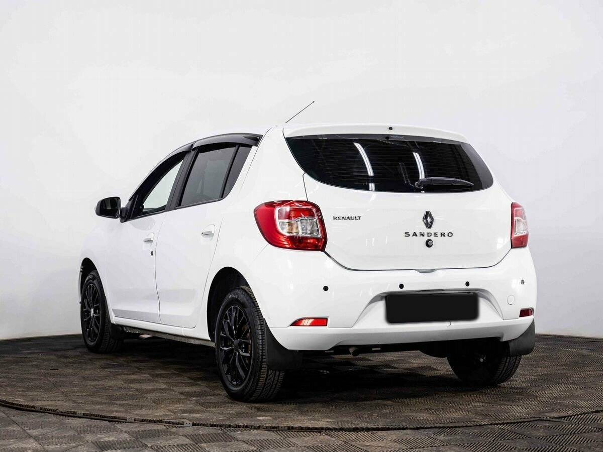 Renault Sandero с пробегом — 2016 год. Фото: #3
