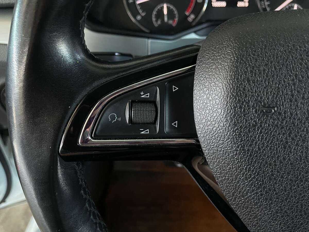 Skoda Superb с пробегом — 2015 год. Фото: #10