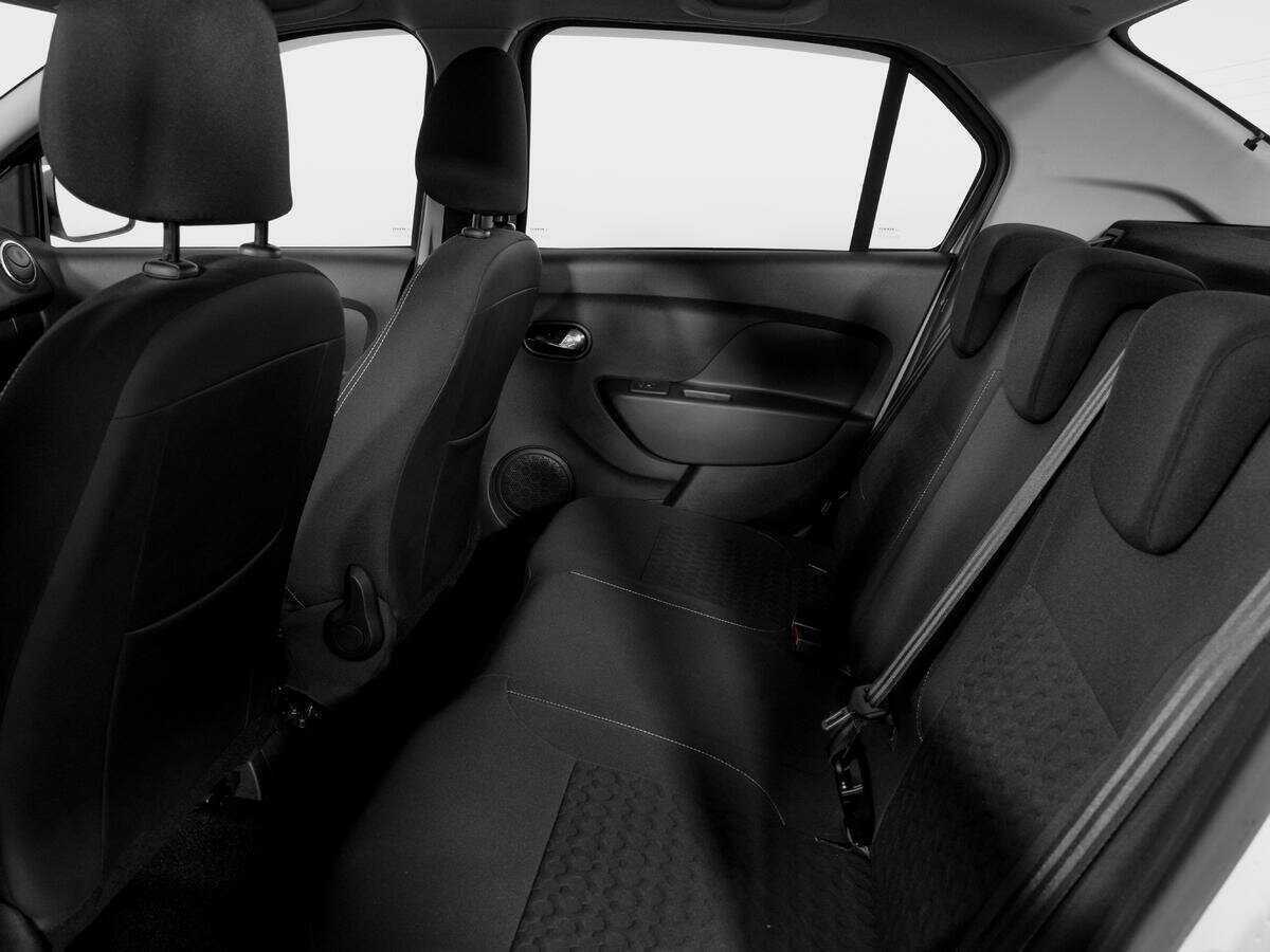 Renault Logan с пробегом — 2017 год. Фото: #9