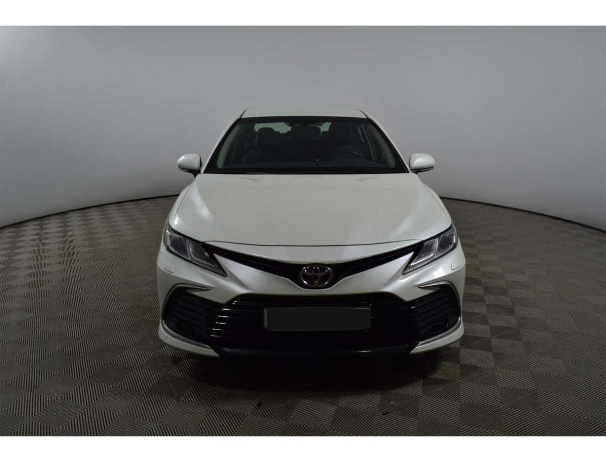 Toyota Camry с пробегом — 2021 год. Фото: #1
