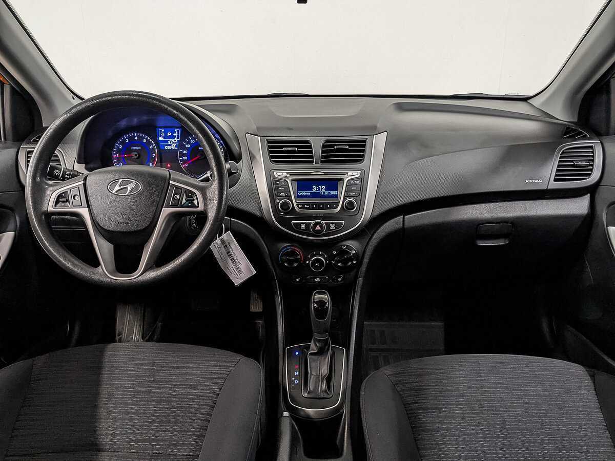 Hyundai Solaris с пробегом — 2015 год. Фото: #11