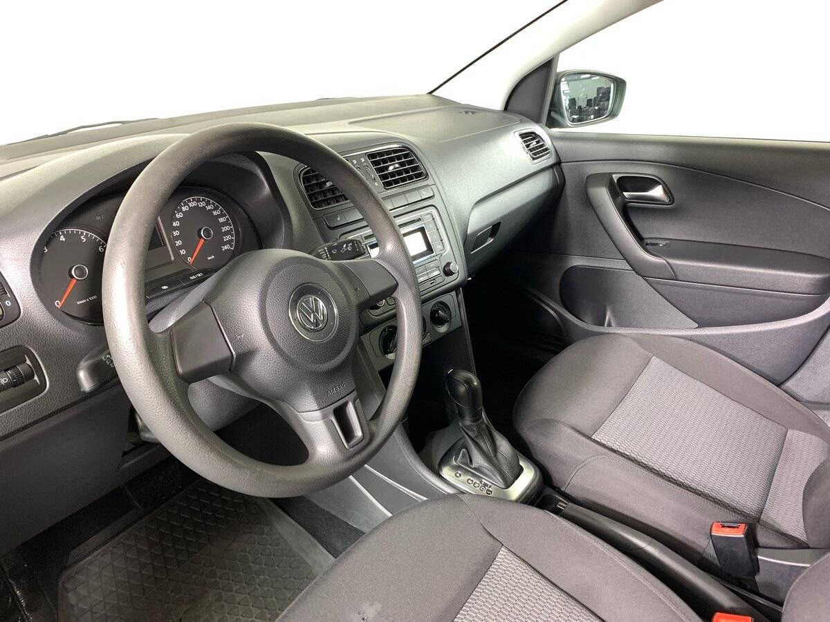 Volkswagen Polo с пробегом — 2014 год. Фото: #10