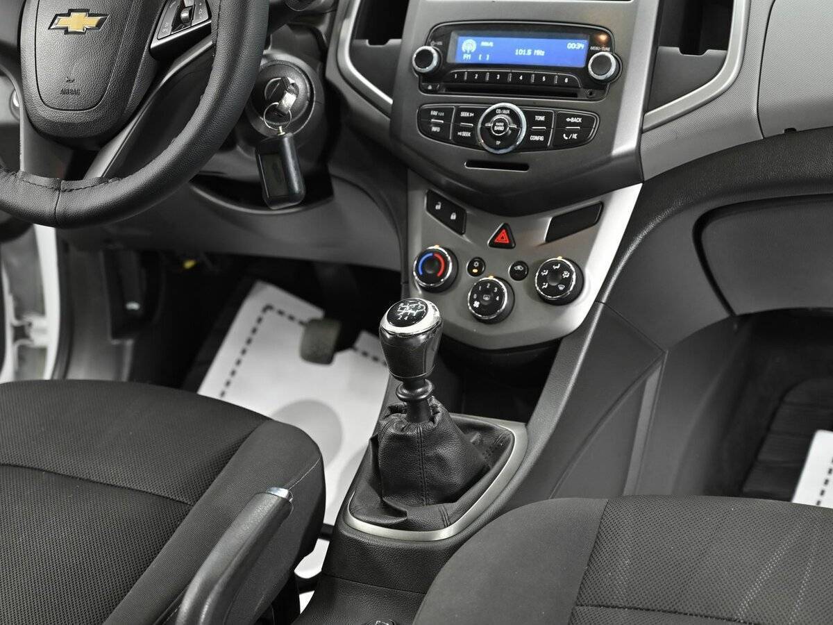 Chevrolet Aveo с пробегом — 2012 год. Фото: #8