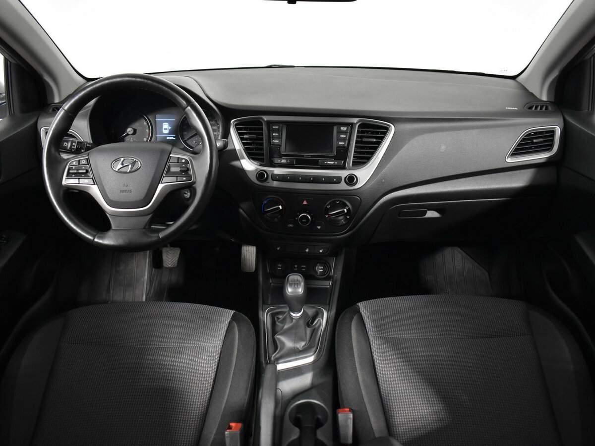Hyundai Solaris с пробегом — 2017 год. Фото: #10
