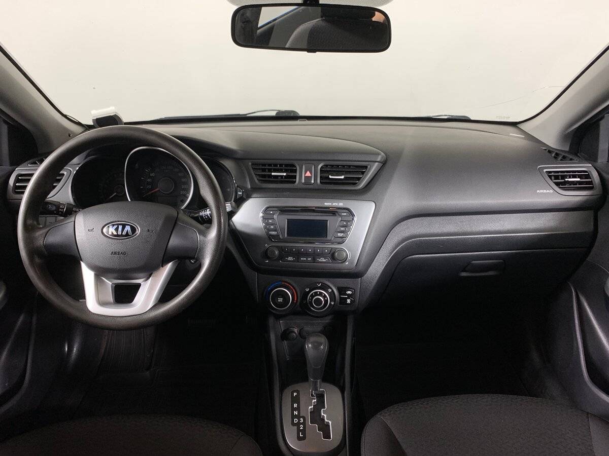 Kia Rio с пробегом — 2013 год. Фото: #10