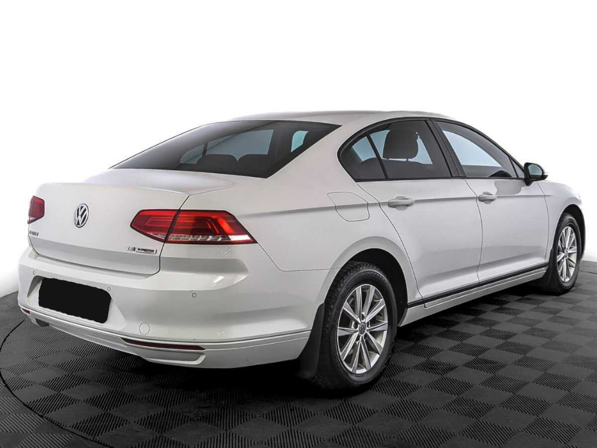 Volkswagen Passat с пробегом — 2016 год. Фото: #4