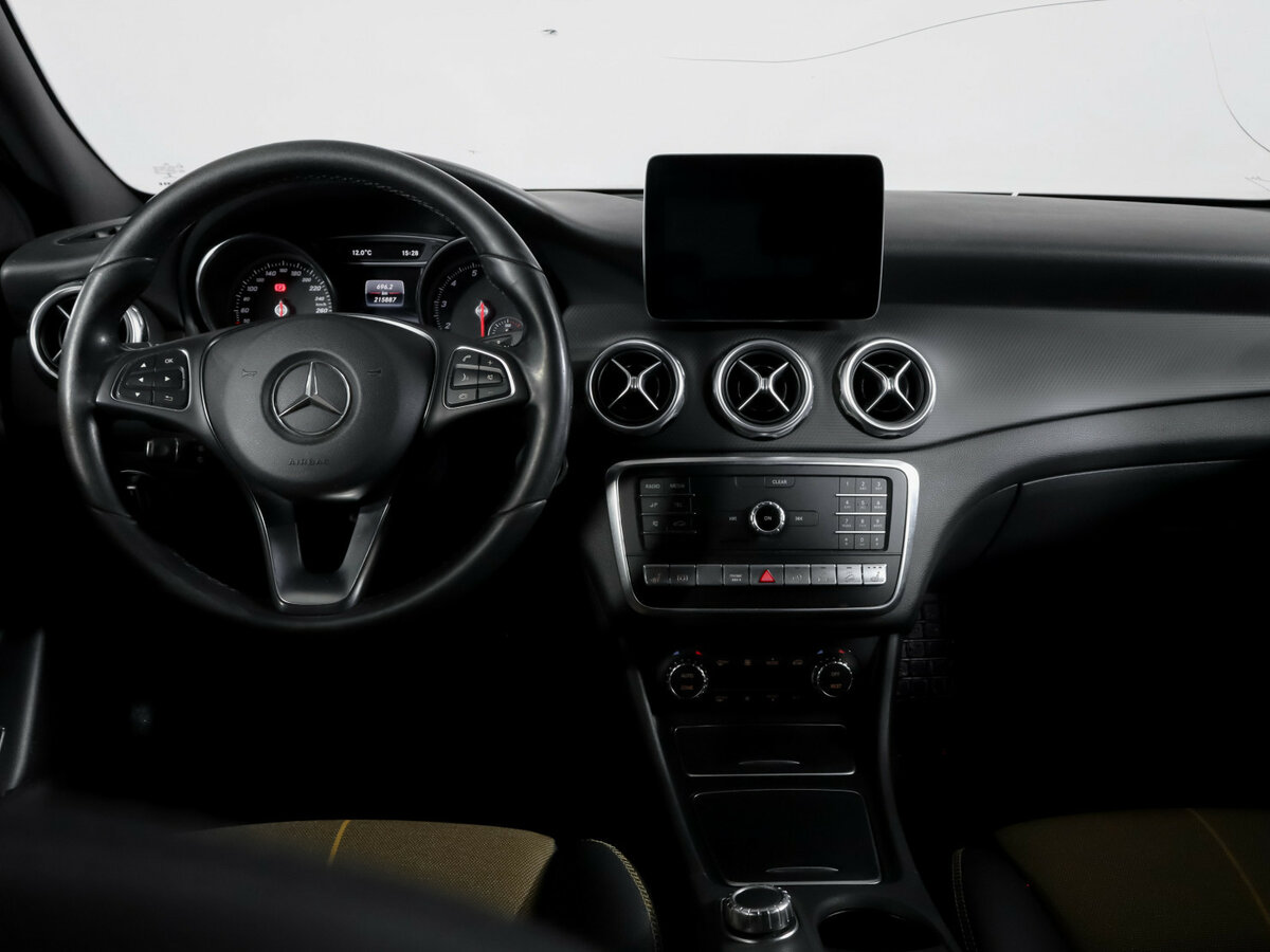 Mercedes-Benz GLA с пробегом — 2017 год. Фото: #11