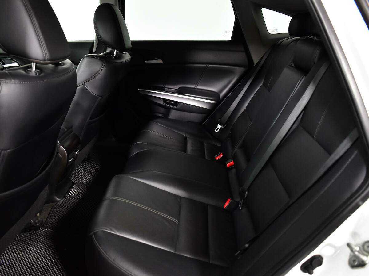 Honda Crosstour с пробегом — 2014 год. Фото: #9