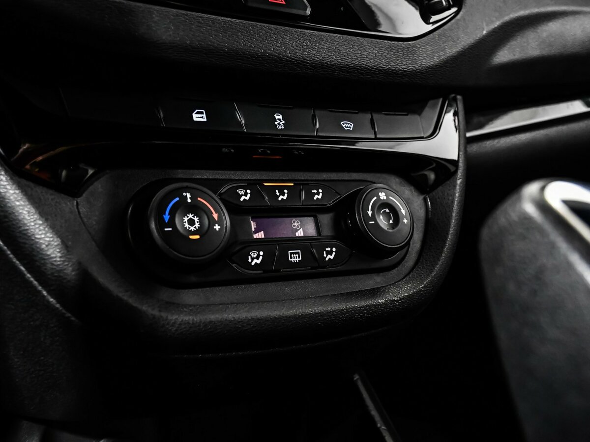 Lada (ВАЗ) Vesta с пробегом — 2020 год. Фото: #11