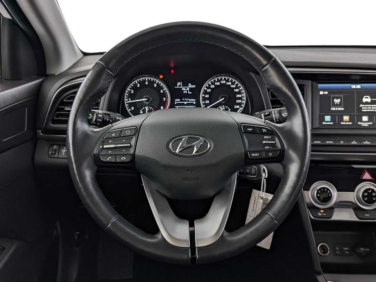 Hyundai Elantra с пробегом — 2019 год. Фото: #21
