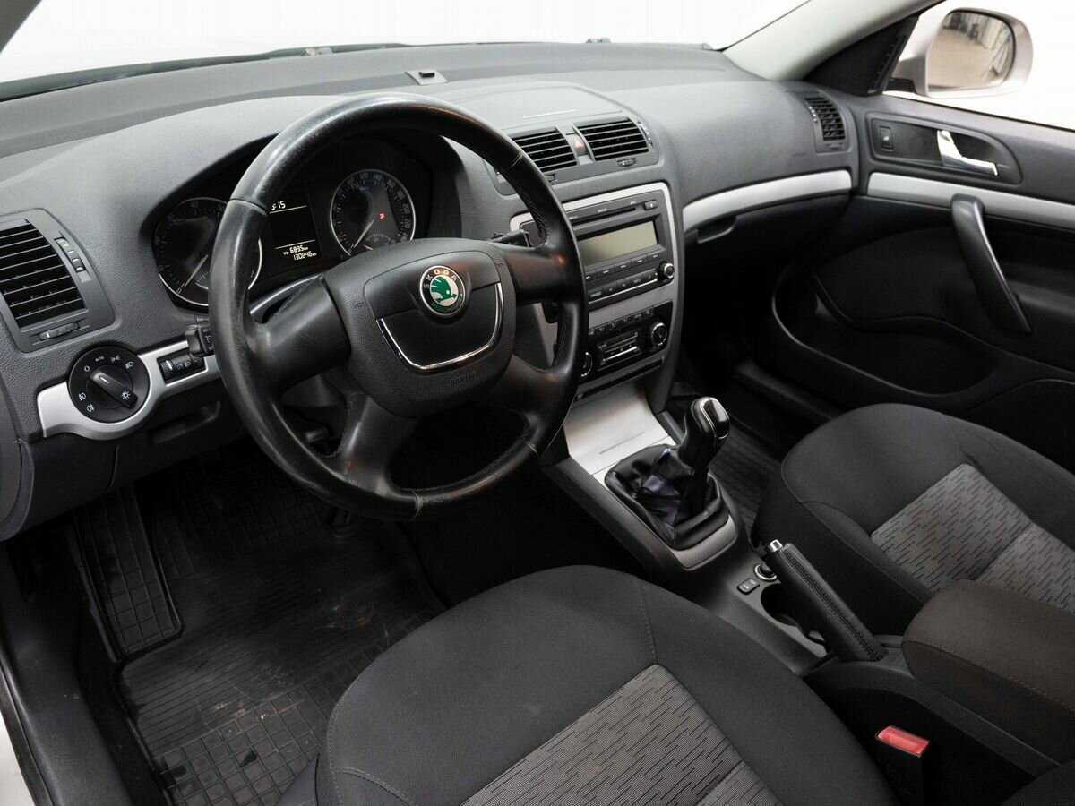 Skoda Octavia с пробегом — 2012 год. Фото: #7