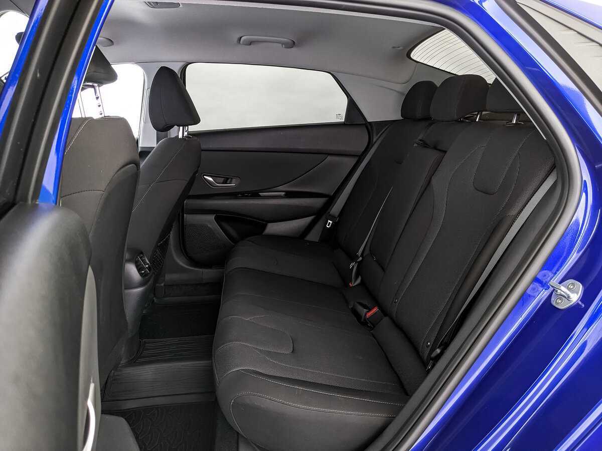 Hyundai Elantra с пробегом — 2021 год. Фото: #13