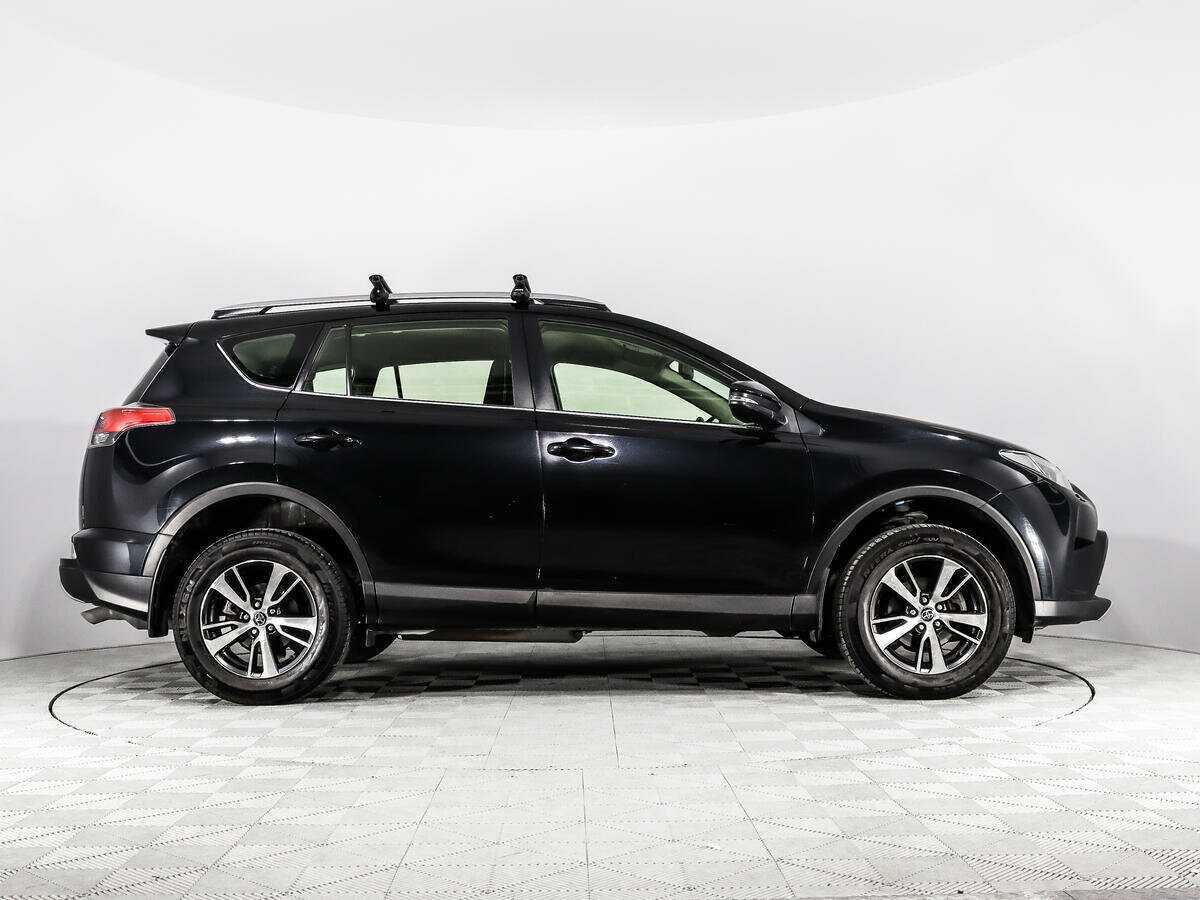 Toyota RAV4 с пробегом — 2016 год. Фото: #3