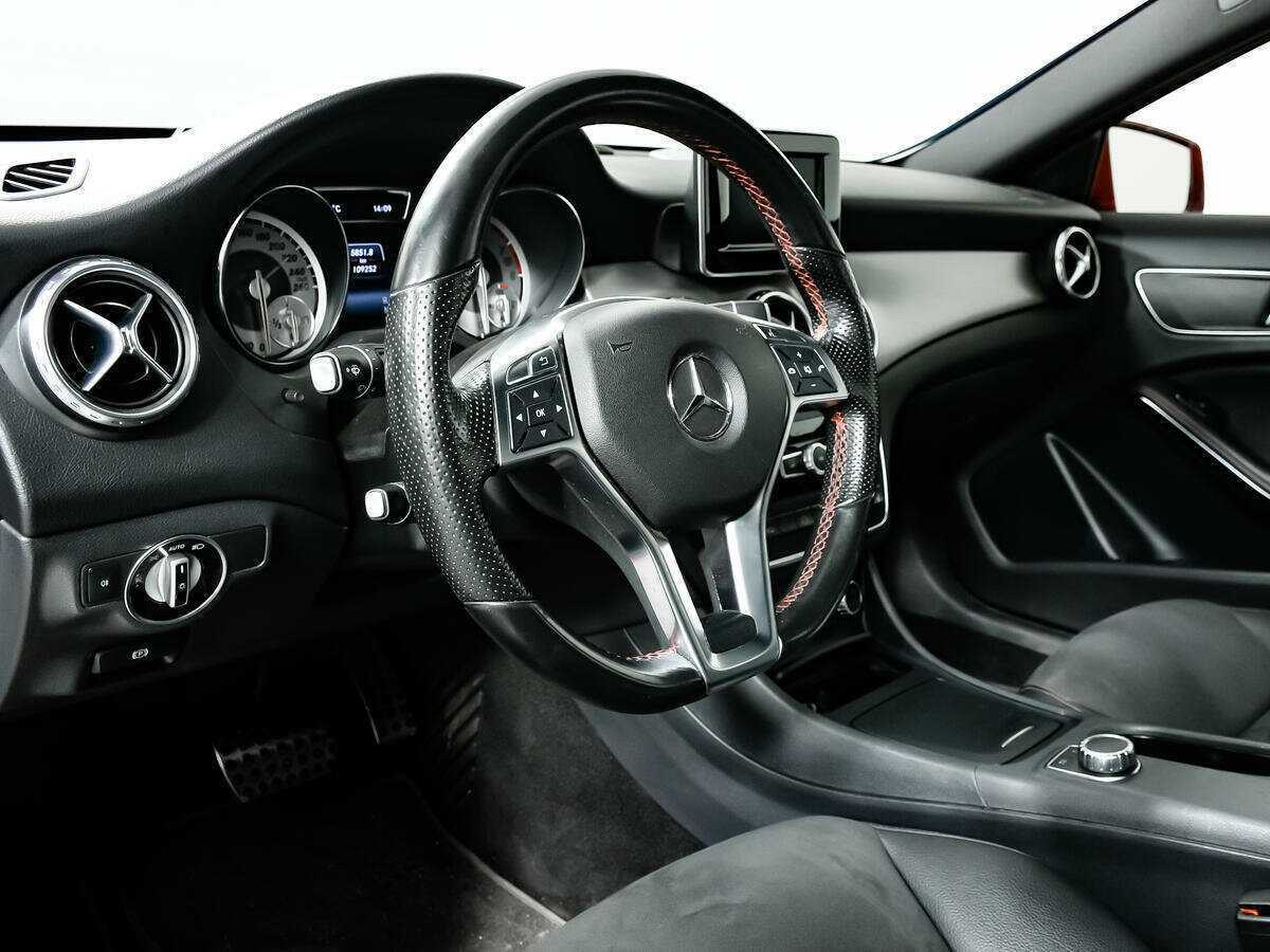 Mercedes-Benz GLA с пробегом — 2014 год. Фото: #12