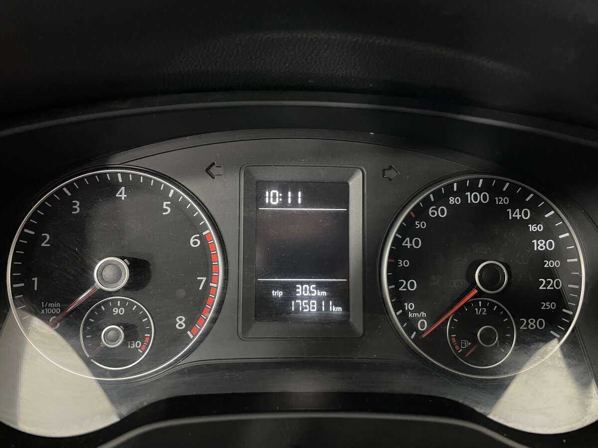 Volkswagen Jetta с пробегом — 2014 год. Фото: #11