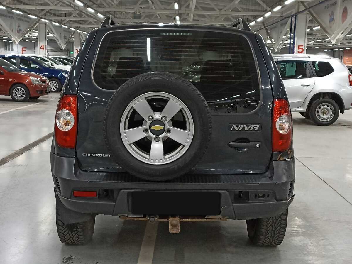 Chevrolet Niva с пробегом — 2015 год. Фото: #5
