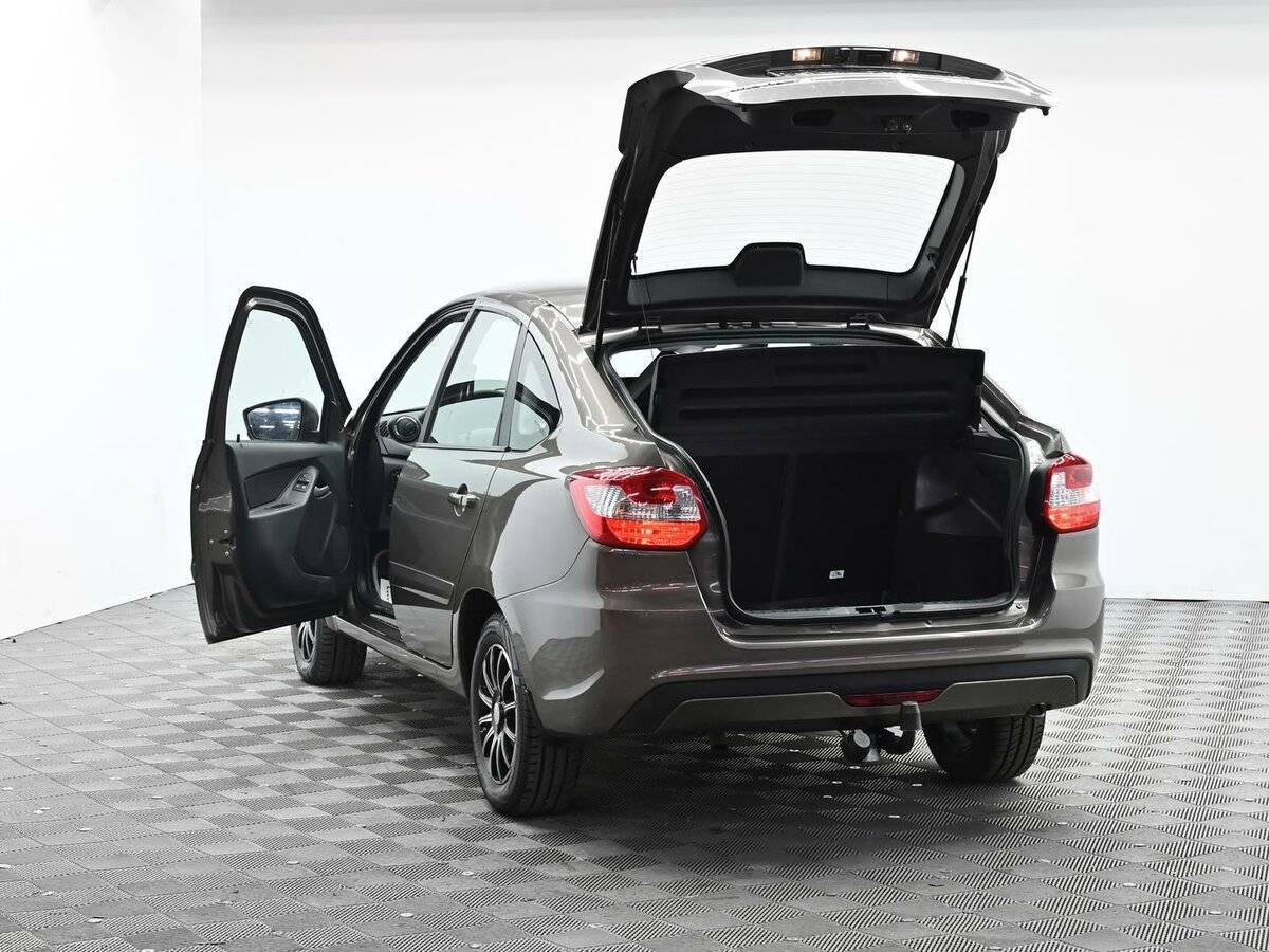 Lada (ВАЗ) Granta с пробегом — 2019 год. Фото: #4