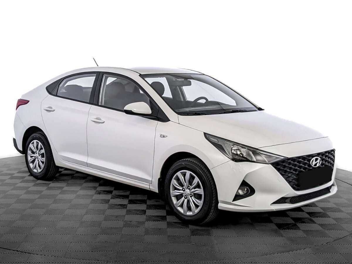 Hyundai Solaris с пробегом — 2022 год. Фото: #2
