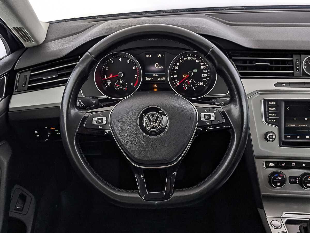 Volkswagen Passat с пробегом — 2016 год. Фото: #20