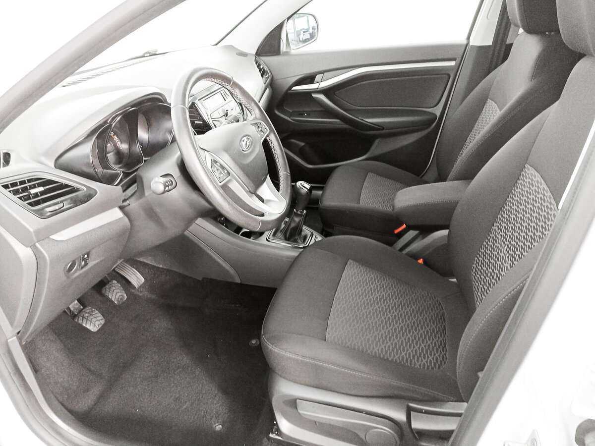 Lada (ВАЗ) Vesta с пробегом — 2020 год. Фото: #13