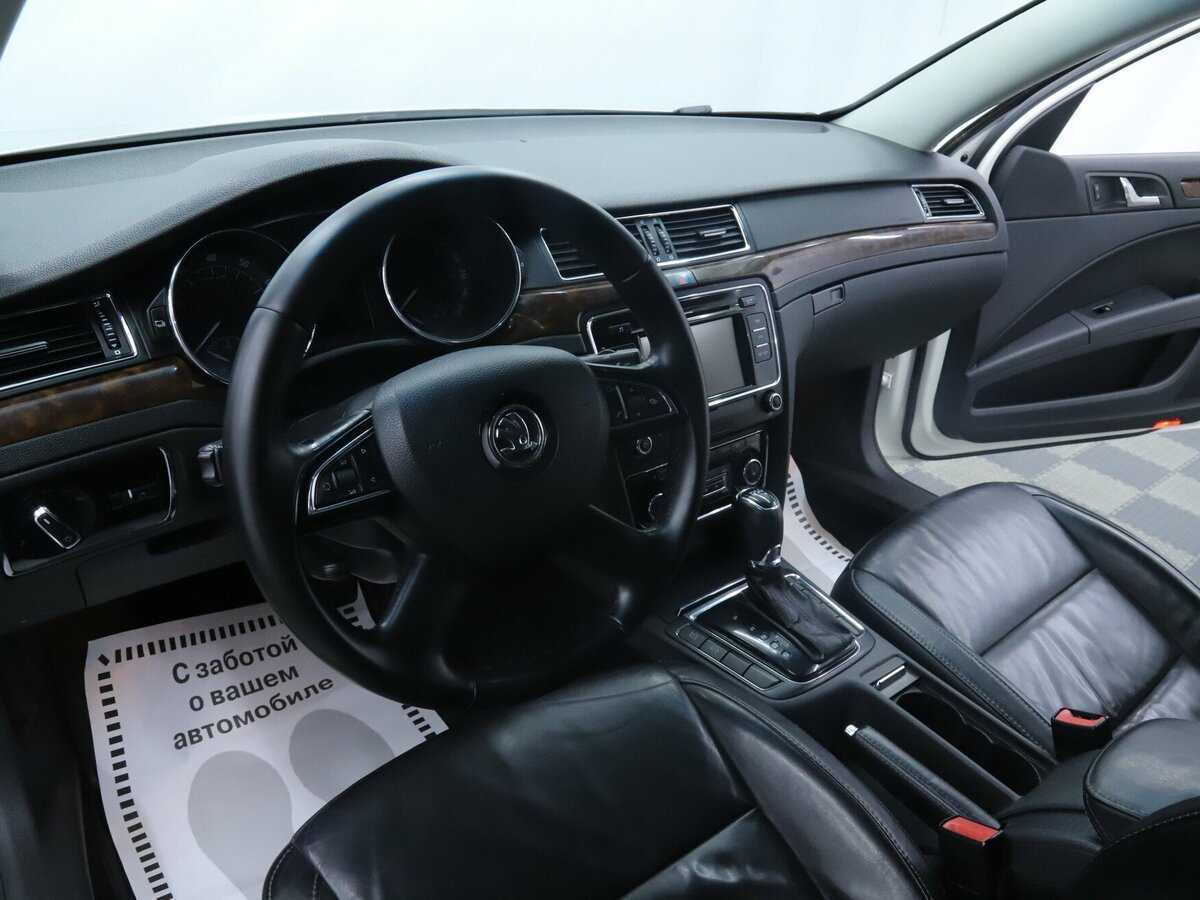 Skoda Superb с пробегом — 2013 год. Фото: #8