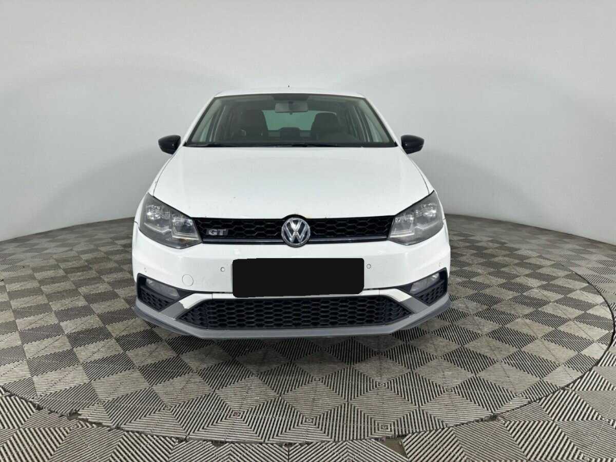 Volkswagen Polo с пробегом — 2018 год. Фото: #1