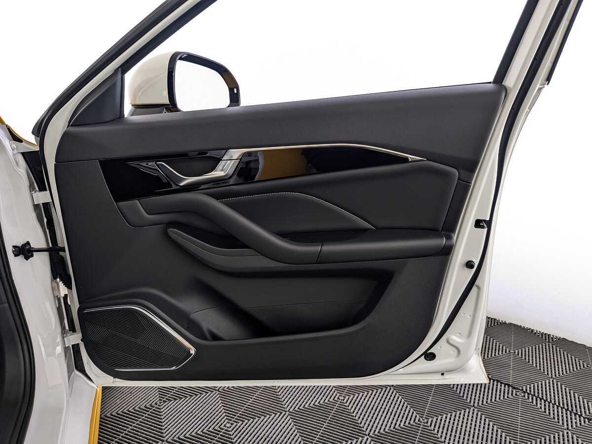 FAW Bestune B70 с пробегом — 2023 год. Фото: #22