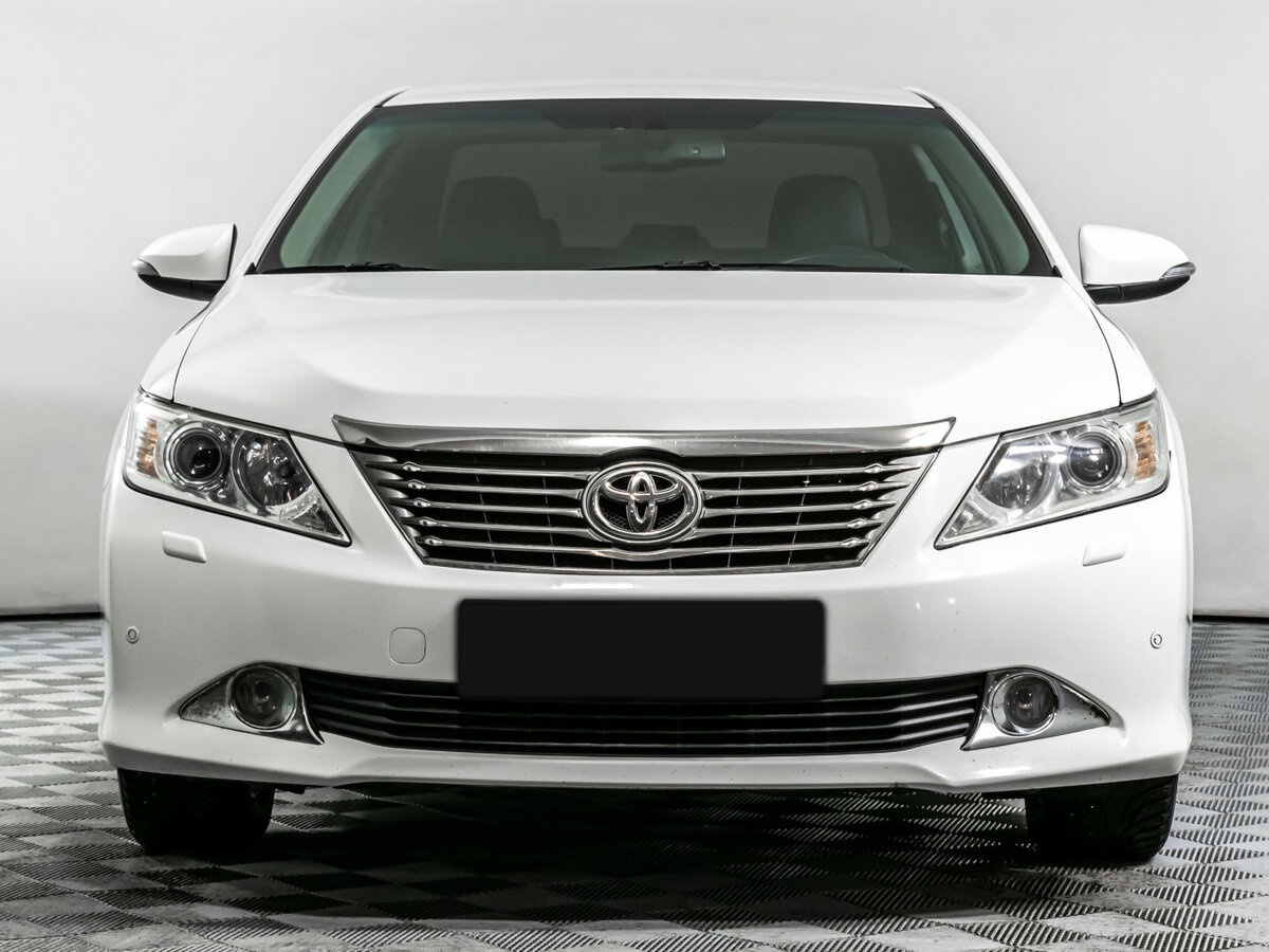 Toyota Camry с пробегом — 2014 год. Фото: #1