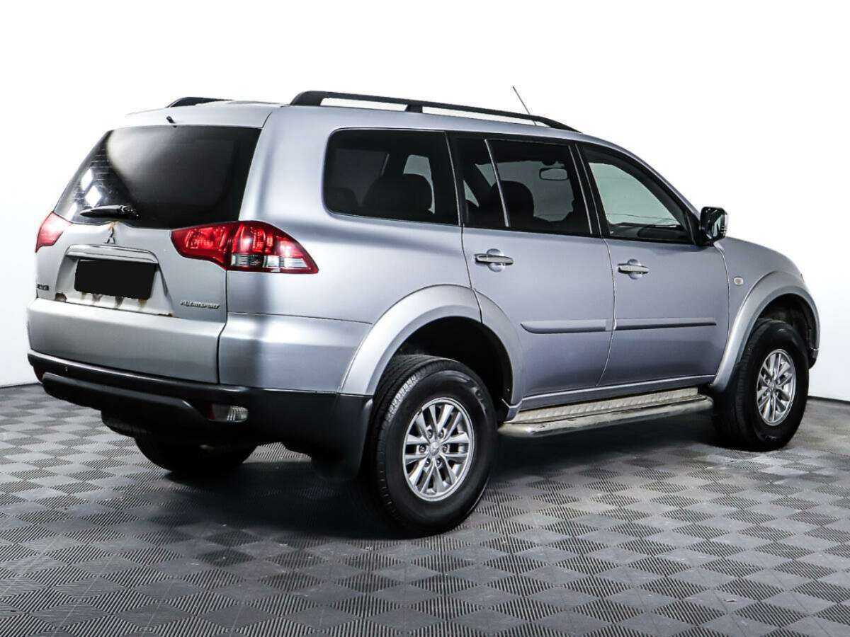 Mitsubishi Pajero Sport с пробегом — 2014 год. Фото: #4