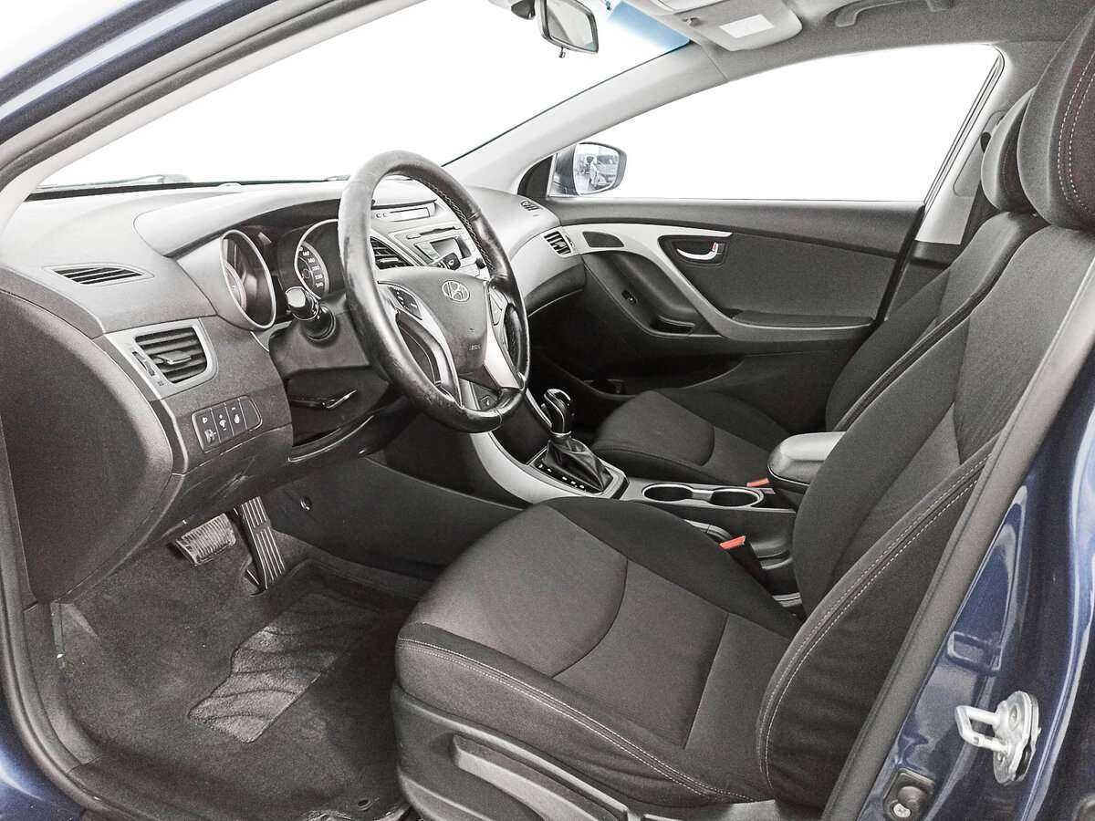 Hyundai Elantra с пробегом — 2015 год. Фото: #11
