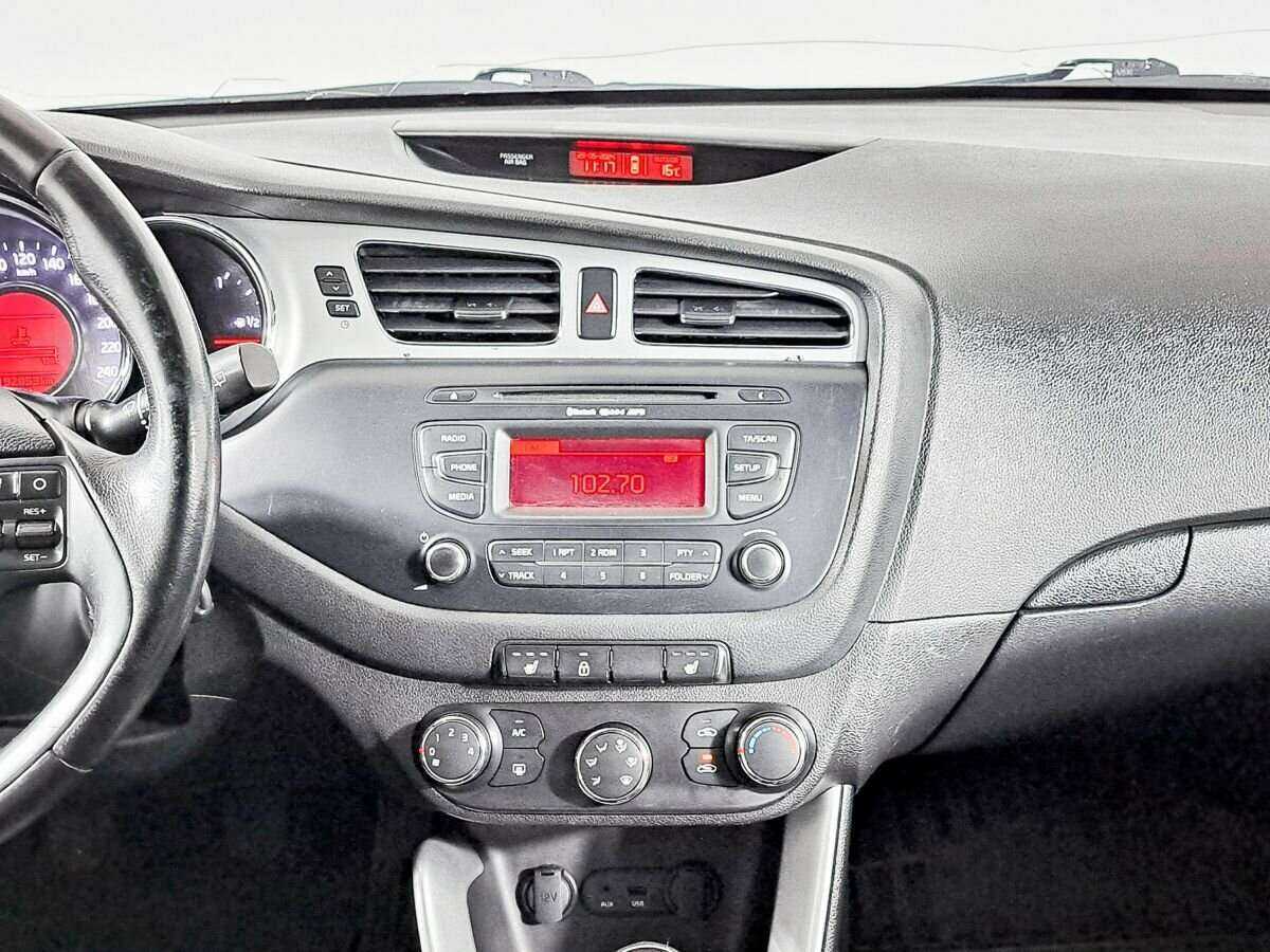 Kia Ceed с пробегом — 2012 год. Фото: #10