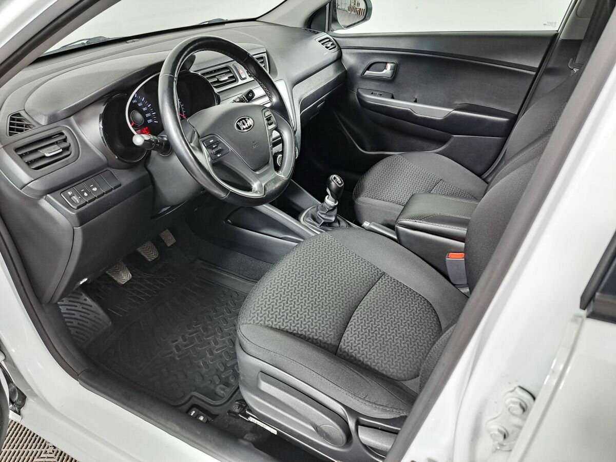 Kia Rio с пробегом — 2017 год. Фото: #13