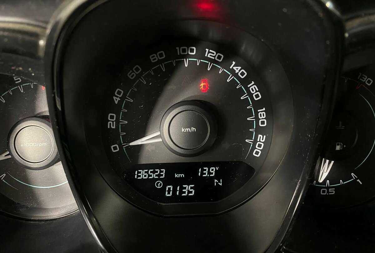 Lada (ВАЗ) Vesta с пробегом — 2017 год. Фото: #9