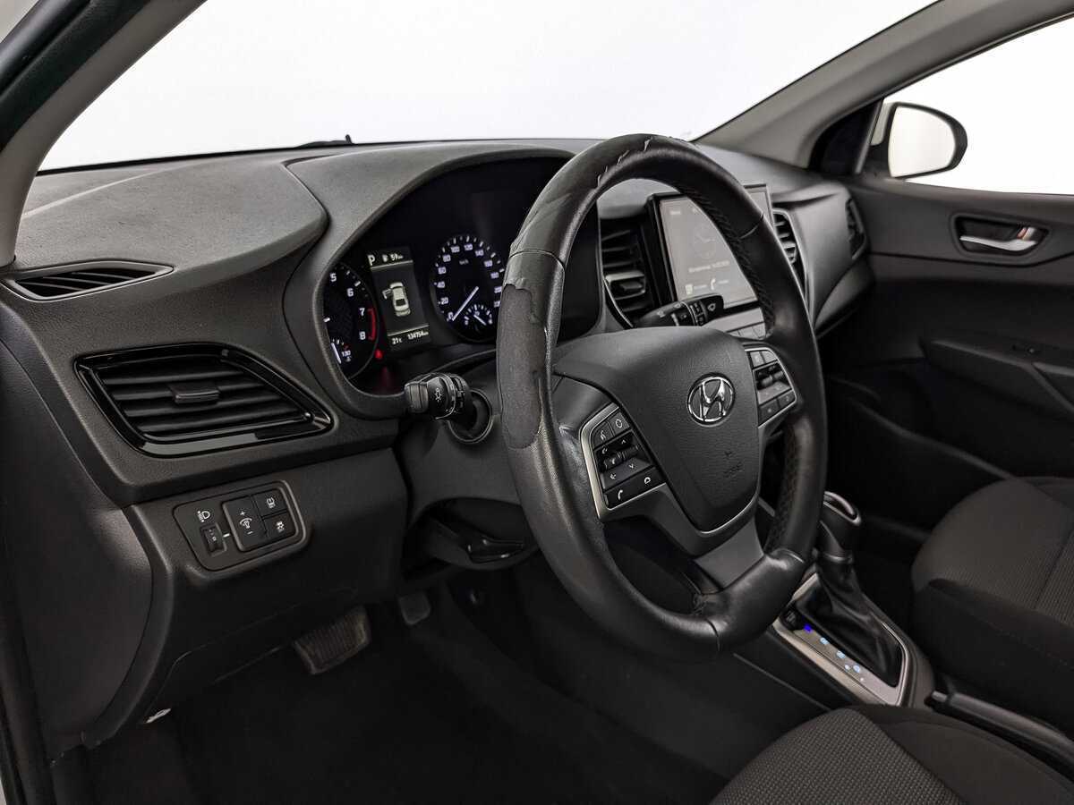 Hyundai Solaris с пробегом — 2020 год. Фото: #12