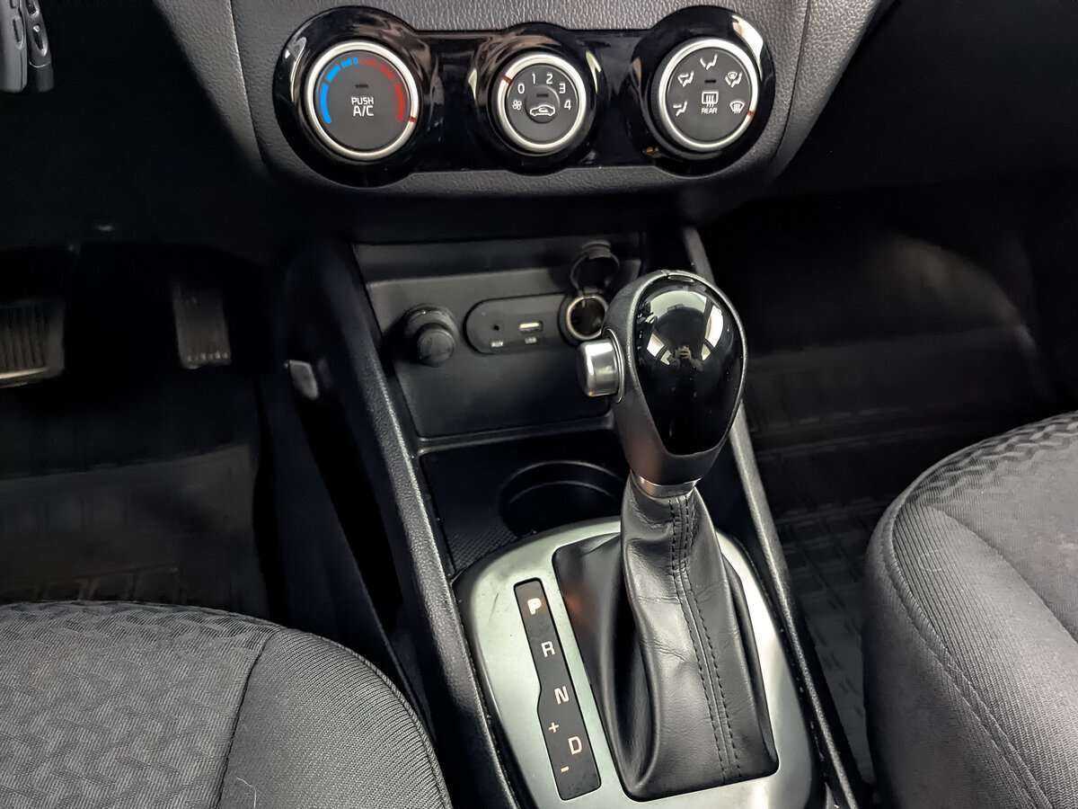 Kia Rio с пробегом — 2016 год. Фото: #21